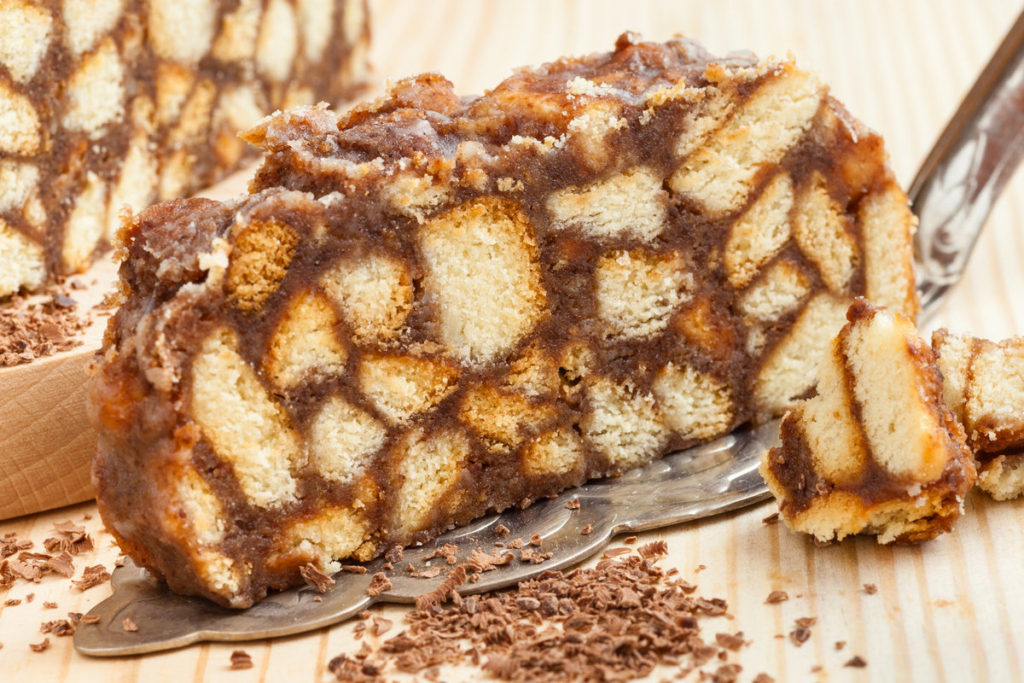 Торт из печенья «Рыбки» без выпечки со сгущенкой – лучшие рецепты, особенности и способы приготовления