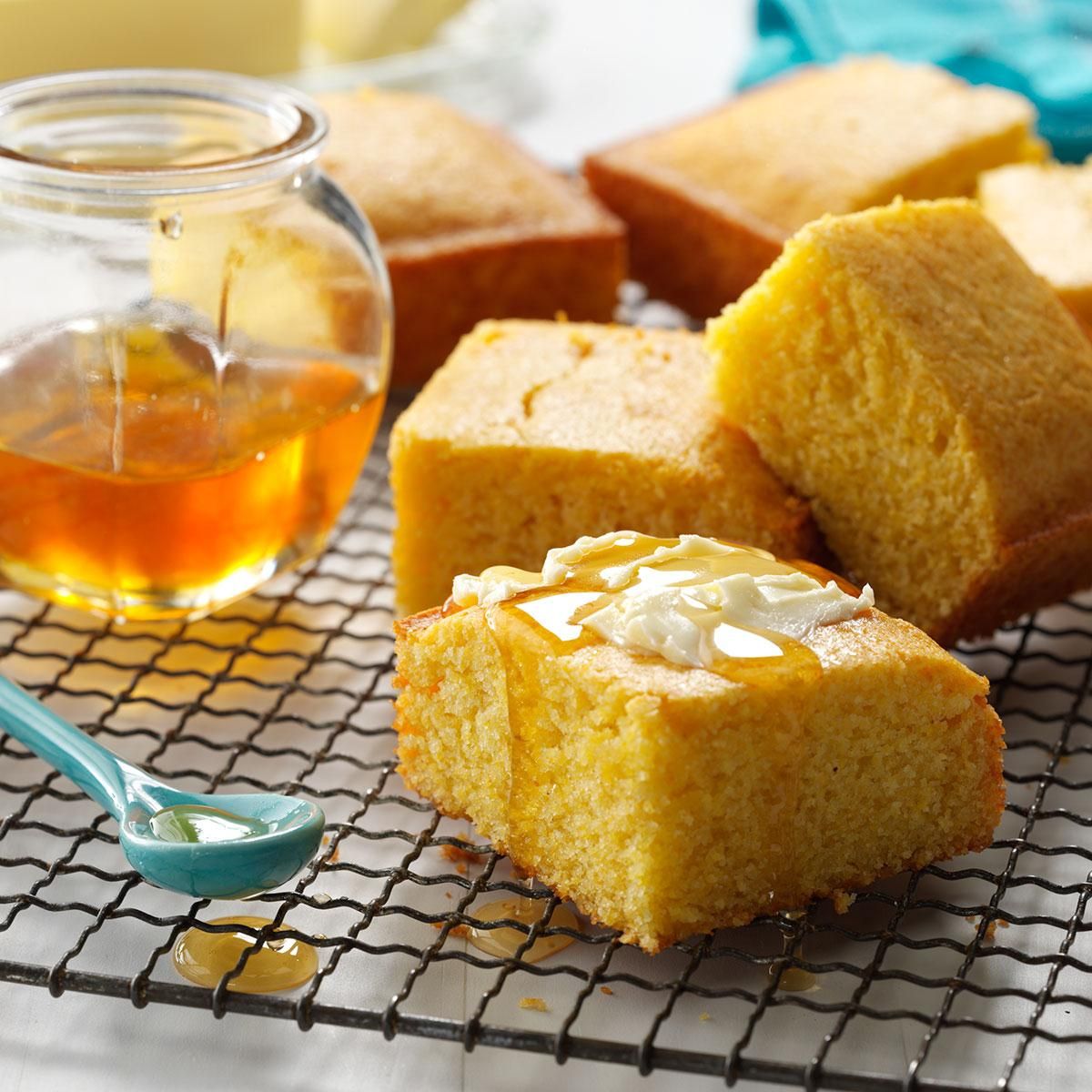 Рецепт медового масла. Хлеб с медом. Выпечка с медом. Медовое пирожное с медом. Сладкая медовая выпечка.